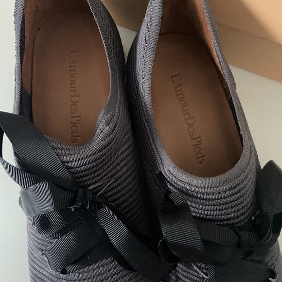 L'Amour Des Pieds / NIB Sporty Fashion Sneakers Taimah Sz 7.5 - Picture 7 of 8